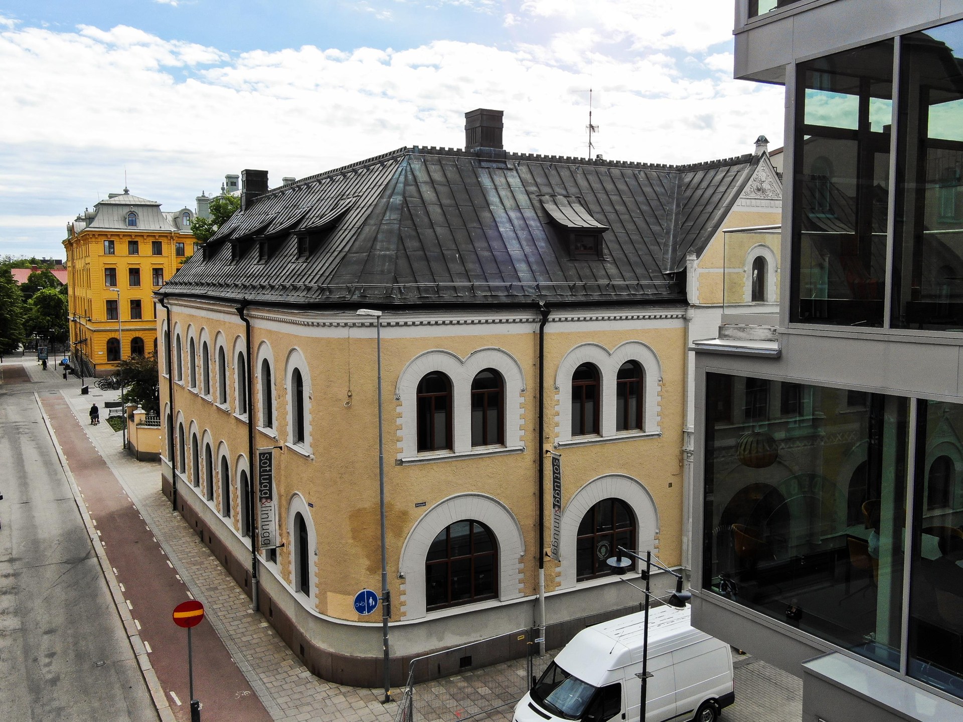 375 kvm på N. Centralg. 3 Drottningg. 34, Gävle bild 1
